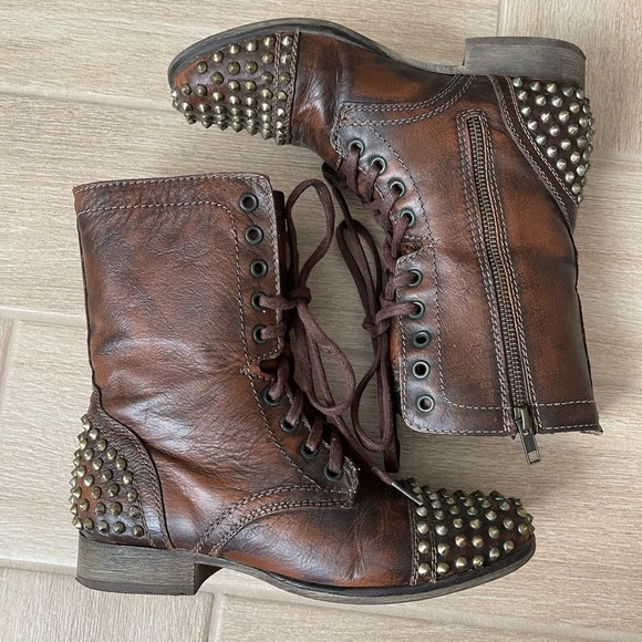 Steve Madden Tarnney Brown Gold Leather Stud Boots - 7 - Picture 1 of 6